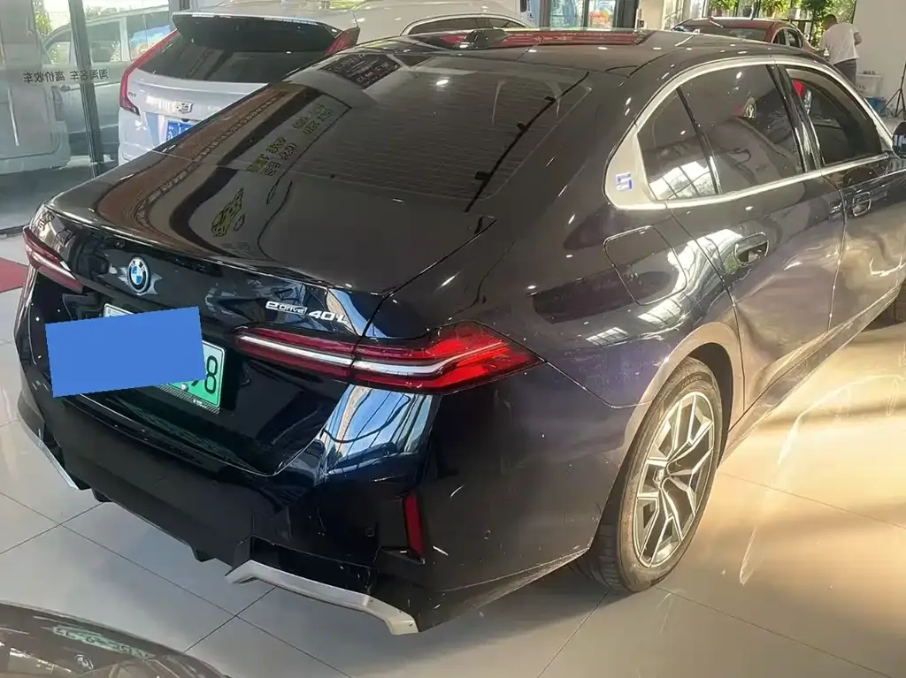 BMW i5 — фото 6