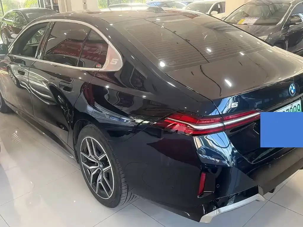BMW i5 — фото 5
