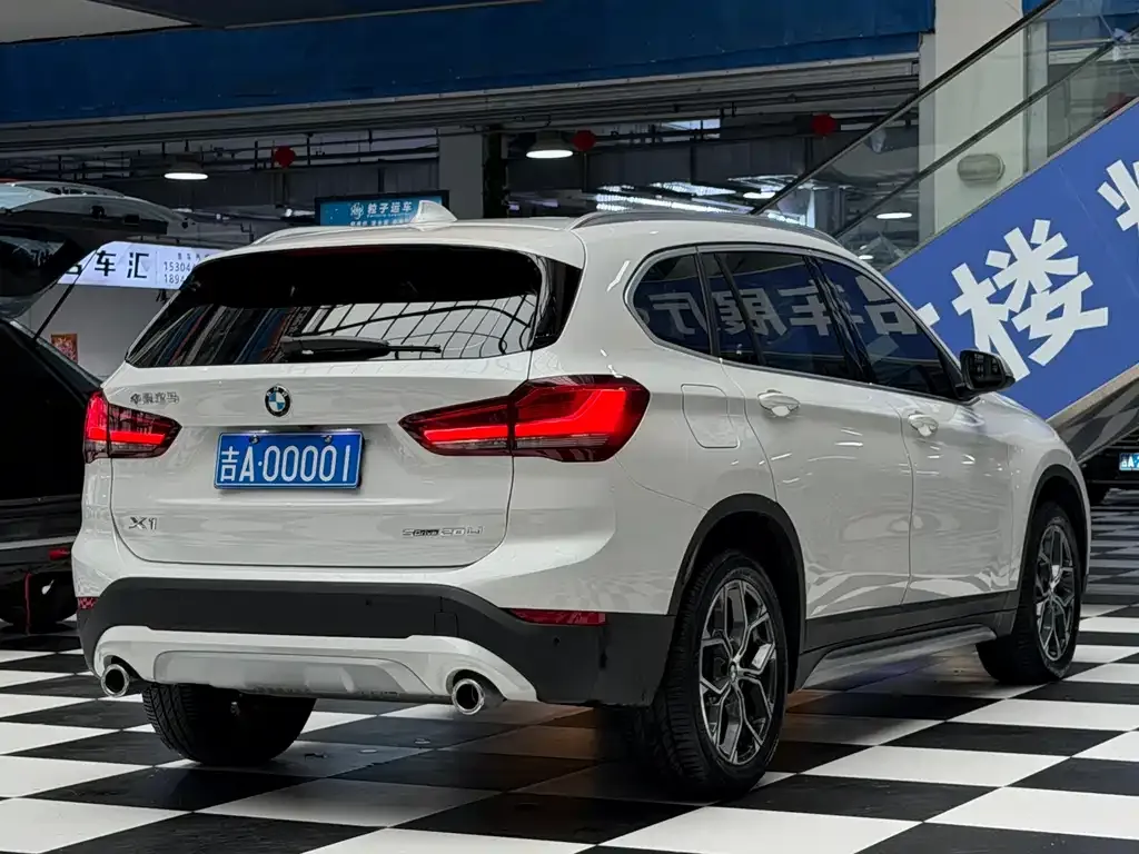 BMW X1 — фото 10