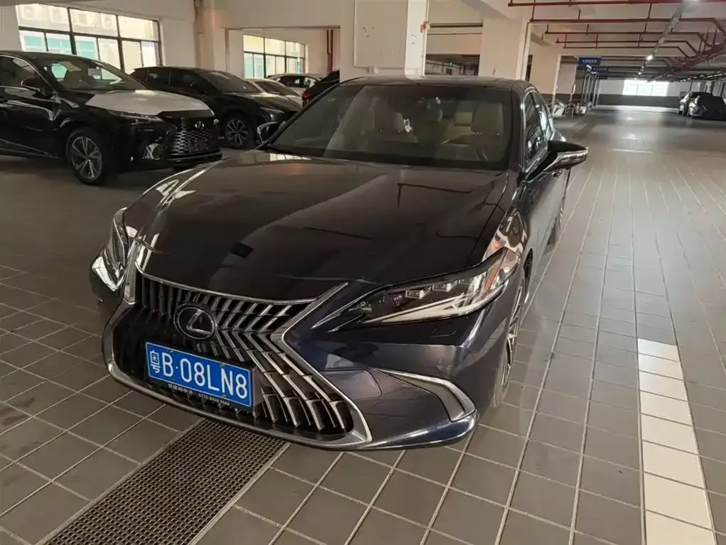 Lexus ES — фото 10