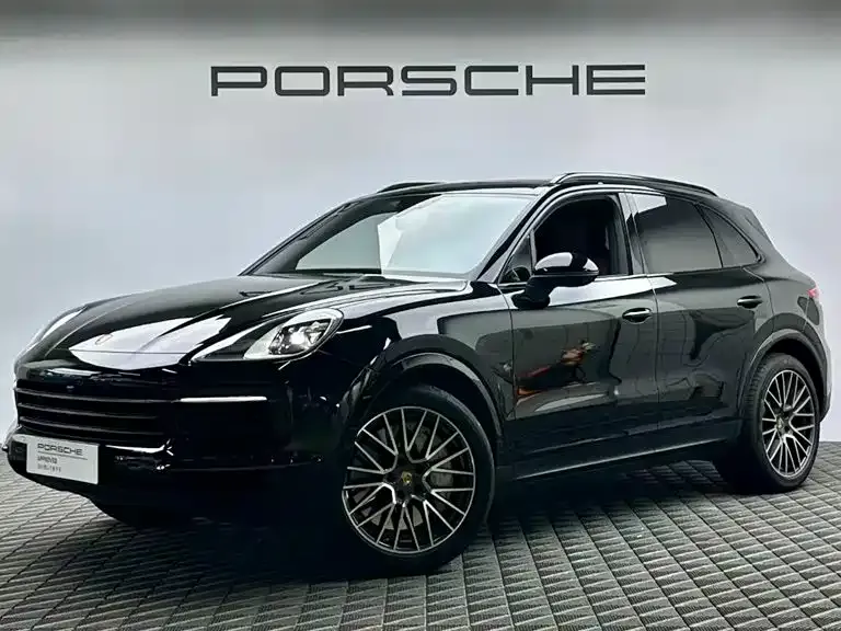 Porsche Cayenne — фото 1