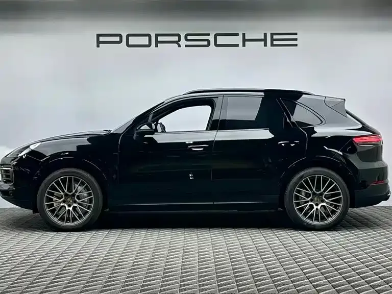 Porsche Cayenne — фото 9