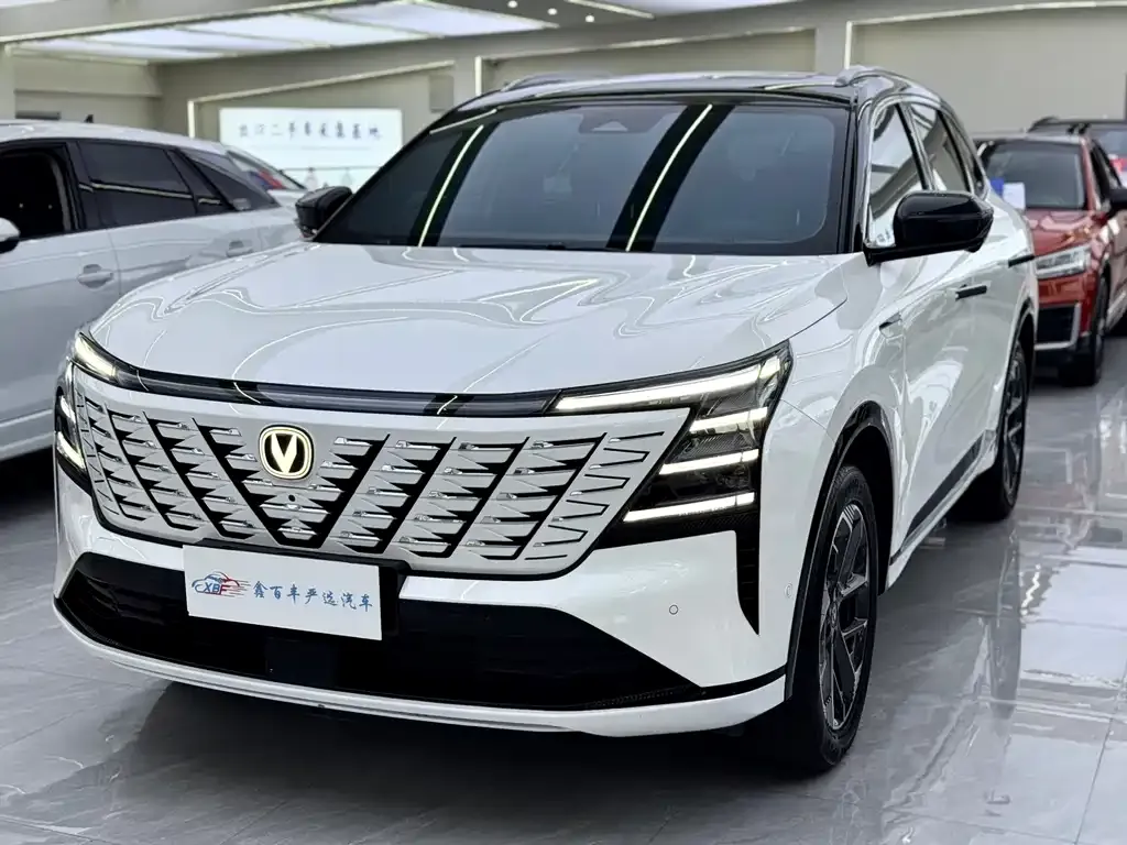 Changan CS75PLUS — фото 1