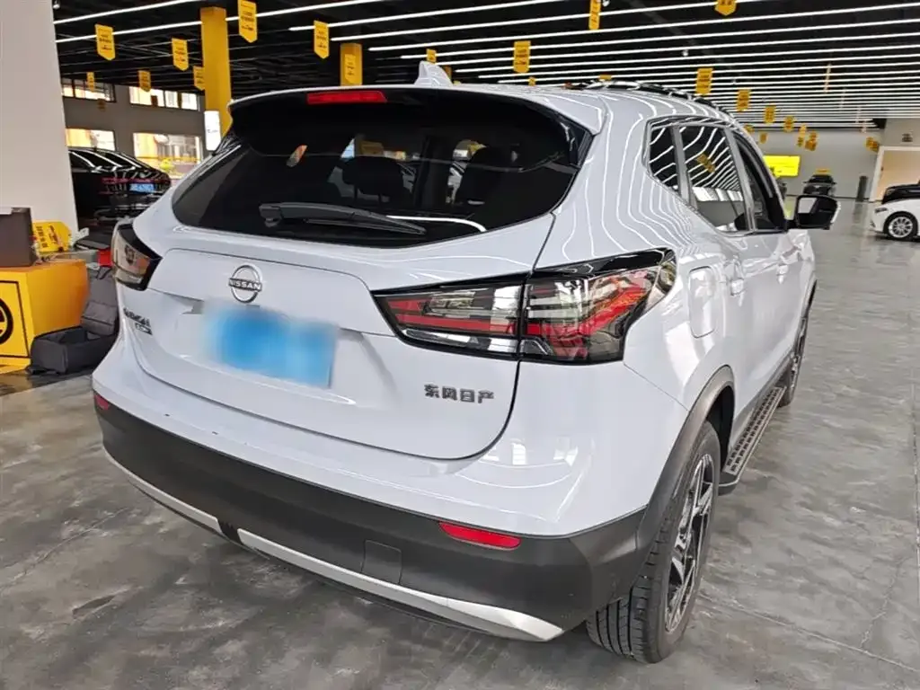Nissan Qashqai — фото 10