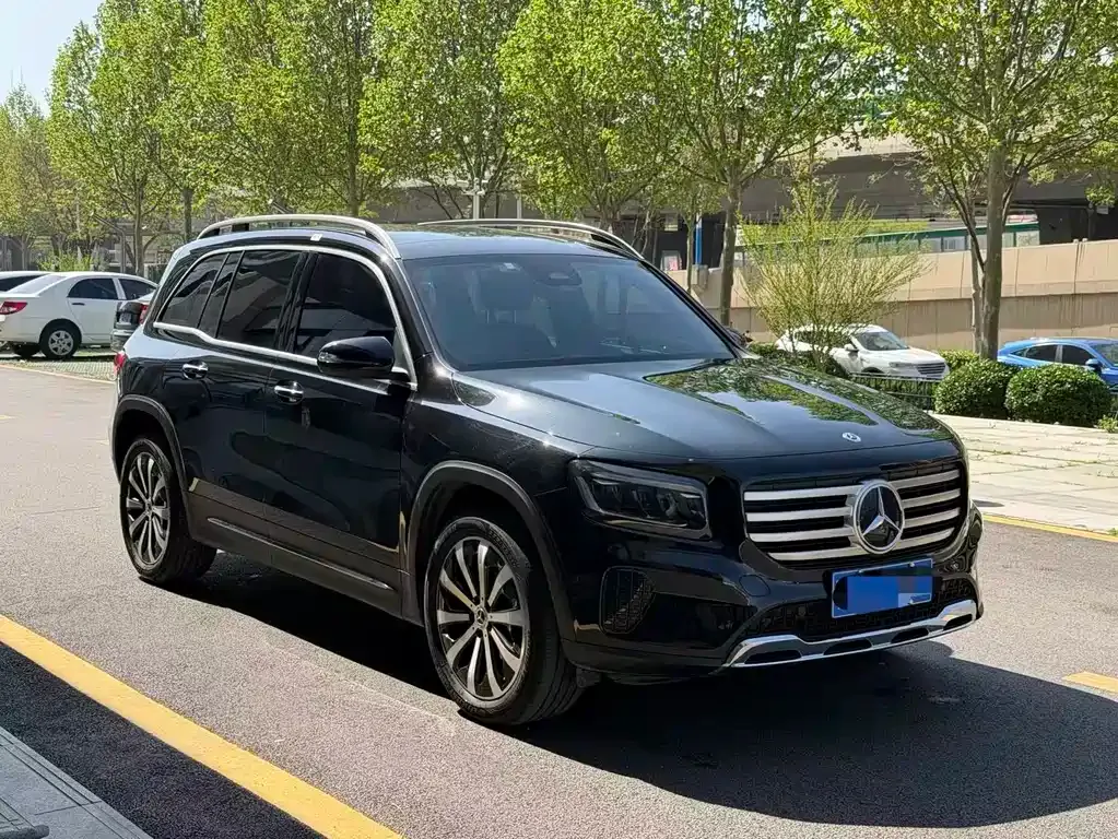 Mercedes-Benz GLB — фото 9