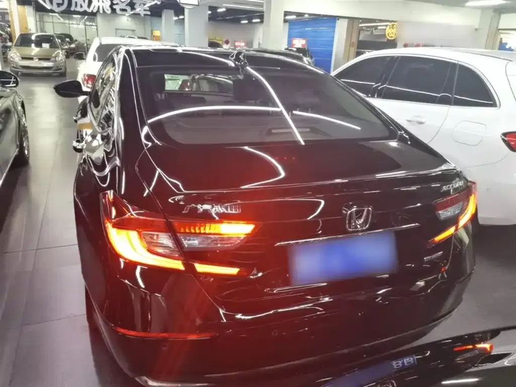 Honda Accord — фото 9