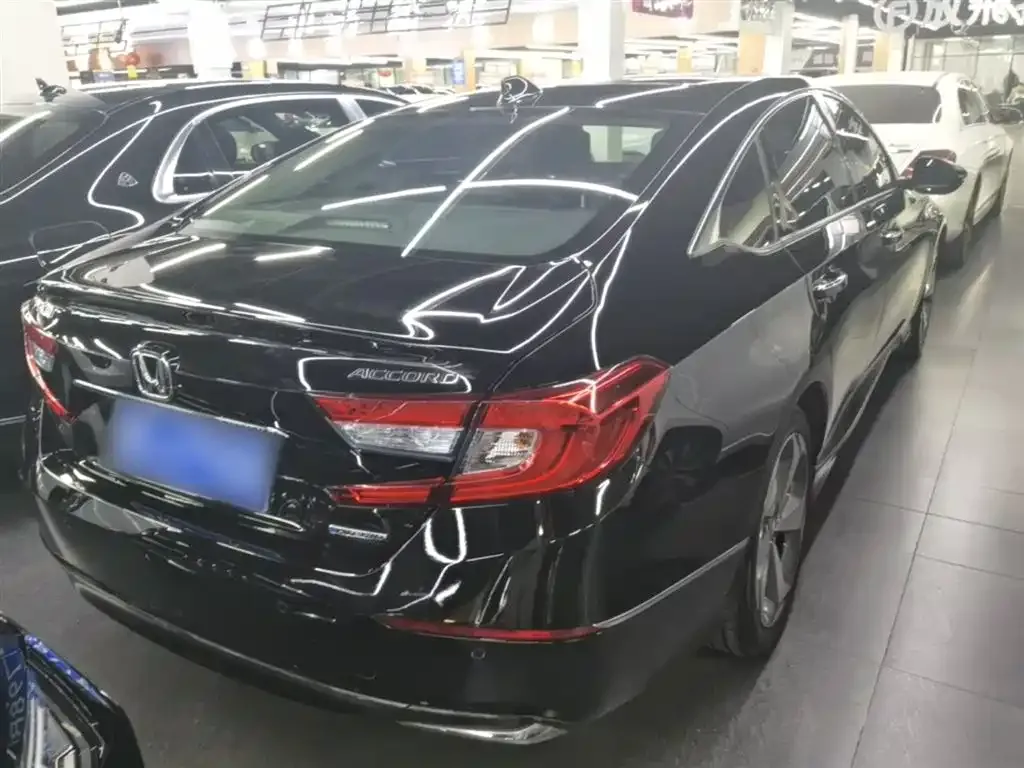 Honda Accord — фото 6