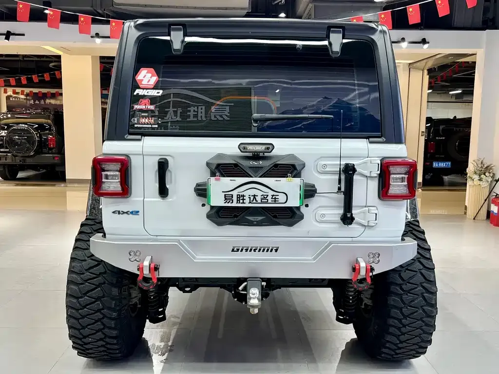 Jeep Wrangler PHEV — фото 3