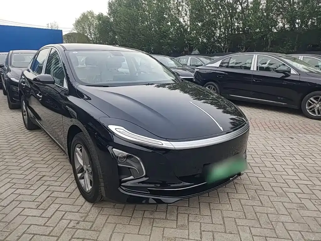 Hongqi E-QM5 — фото 6
