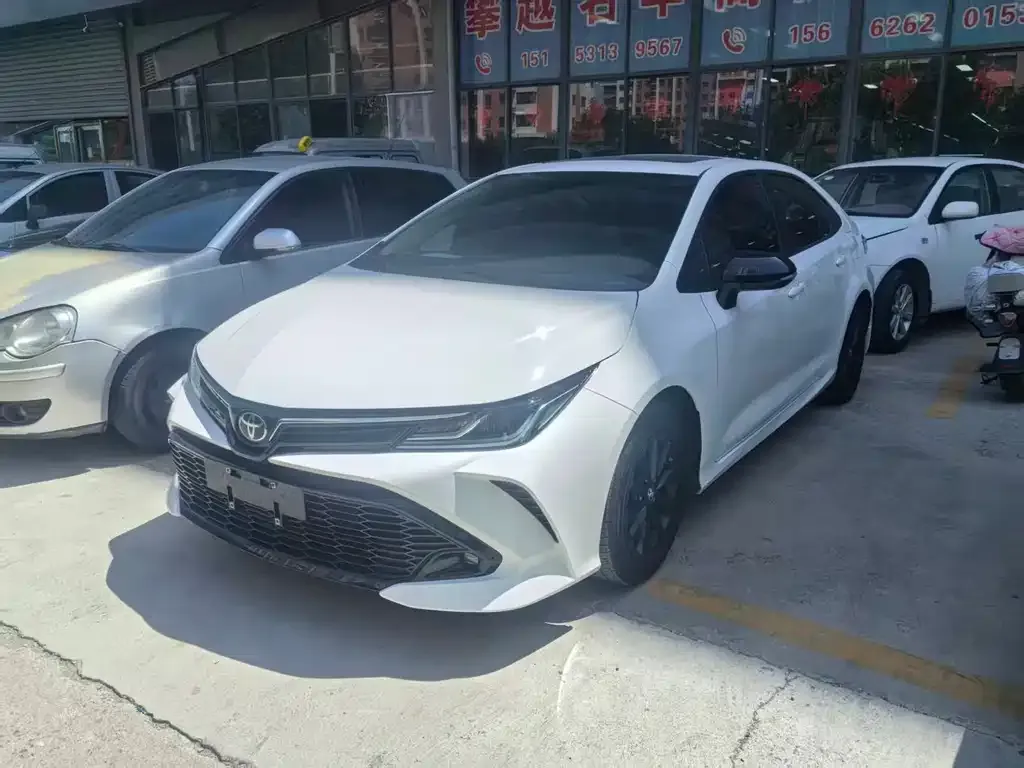 Toyota Corolla — фото 1