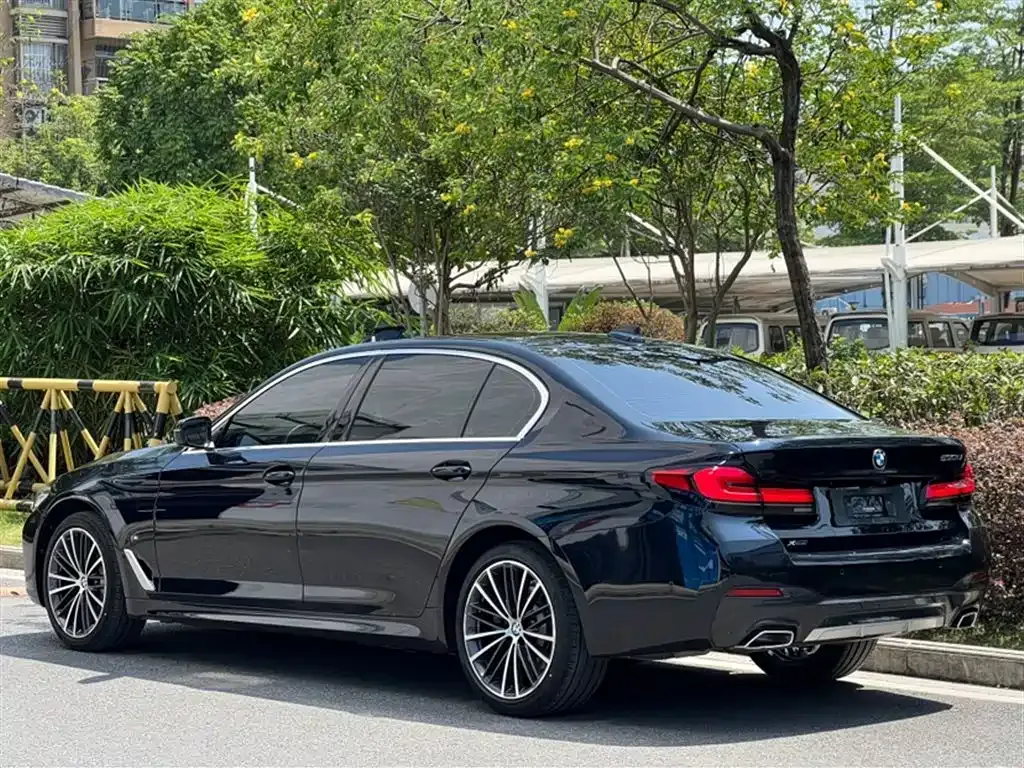 BMW 5 Series — фото 10
