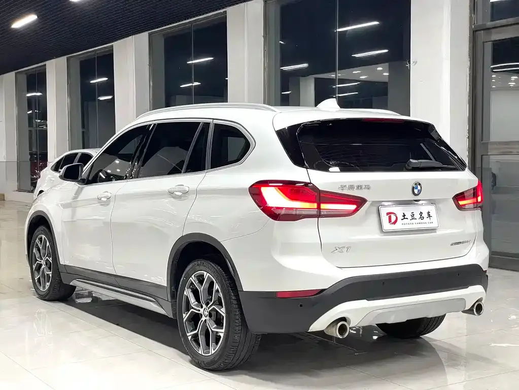 BMW X1 — фото 9