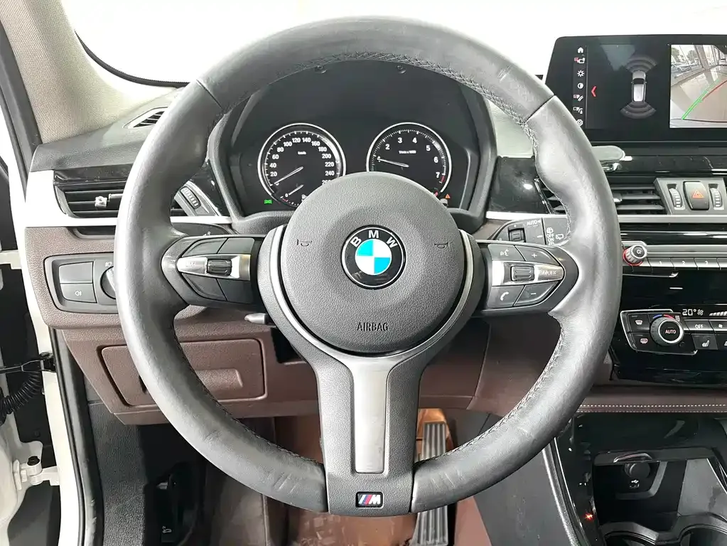 BMW X1 — фото 10