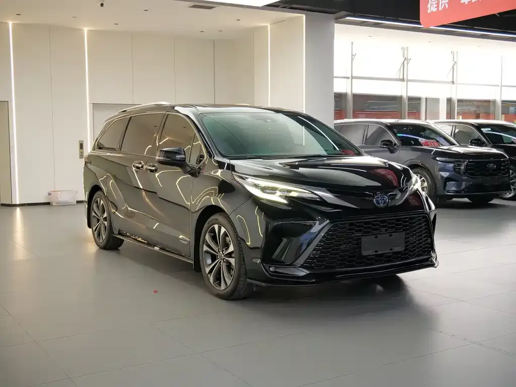 Toyota Granvia — фото 7