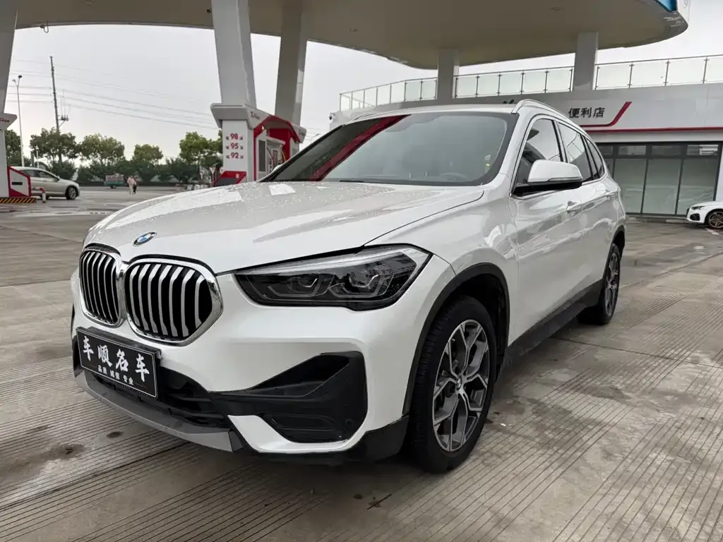 BMW X1 — фото 1