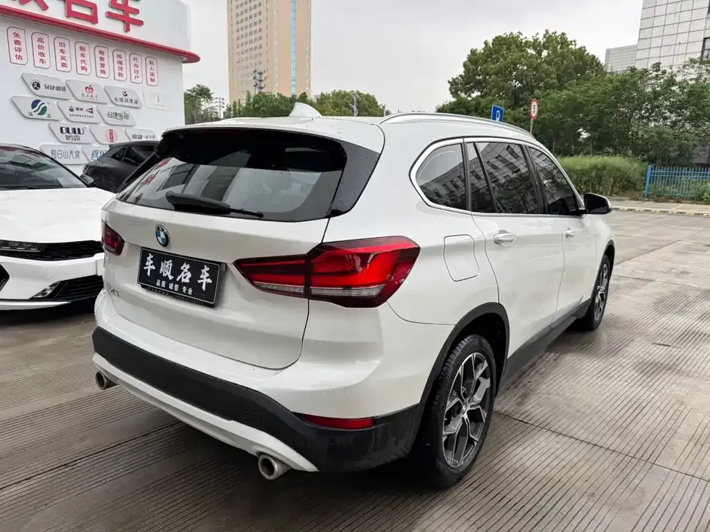BMW X1 — фото 10