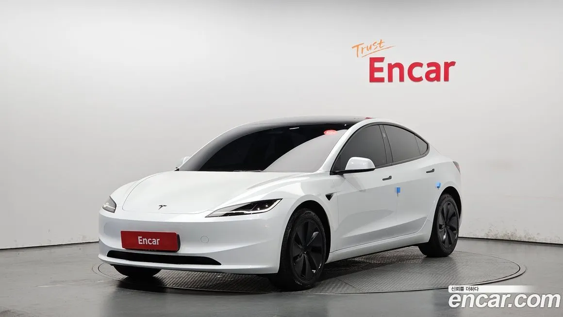 Tesla Model 3 — фото 1