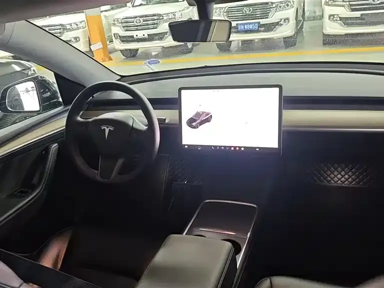 Tesla Model Y — фото 4