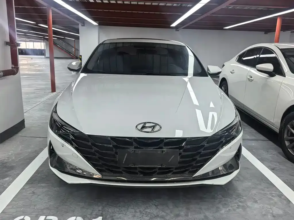 Hyundai Elantra — фото 5