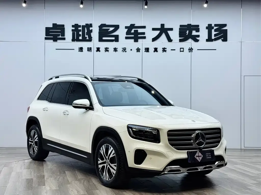 Mercedes-Benz GLB — фото 1