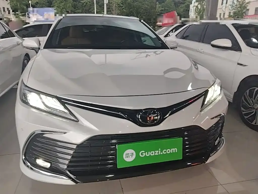 Toyota Camry — фото 7