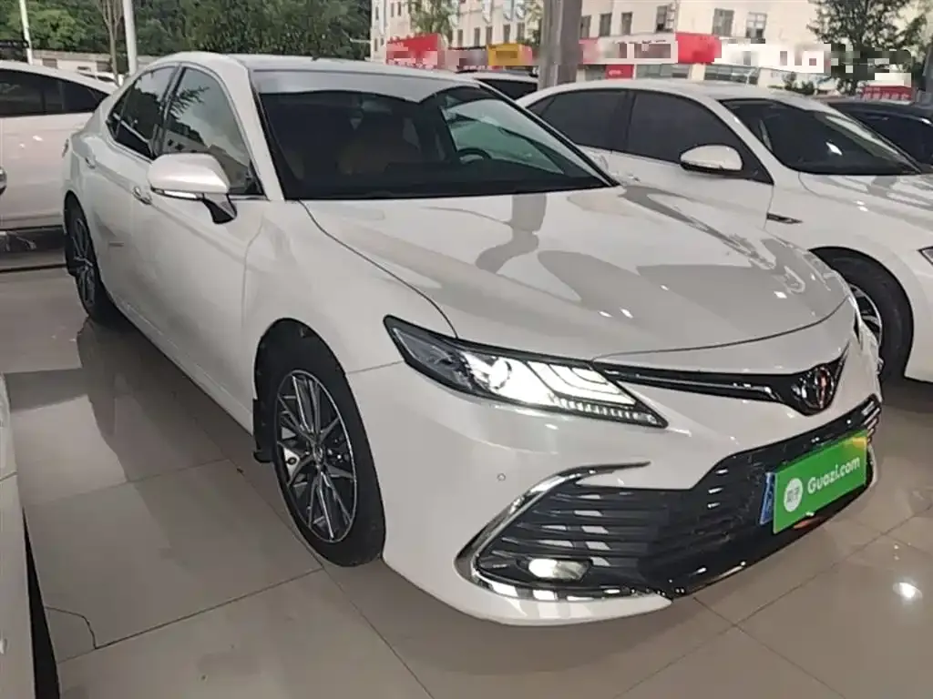 Toyota Camry — фото 8