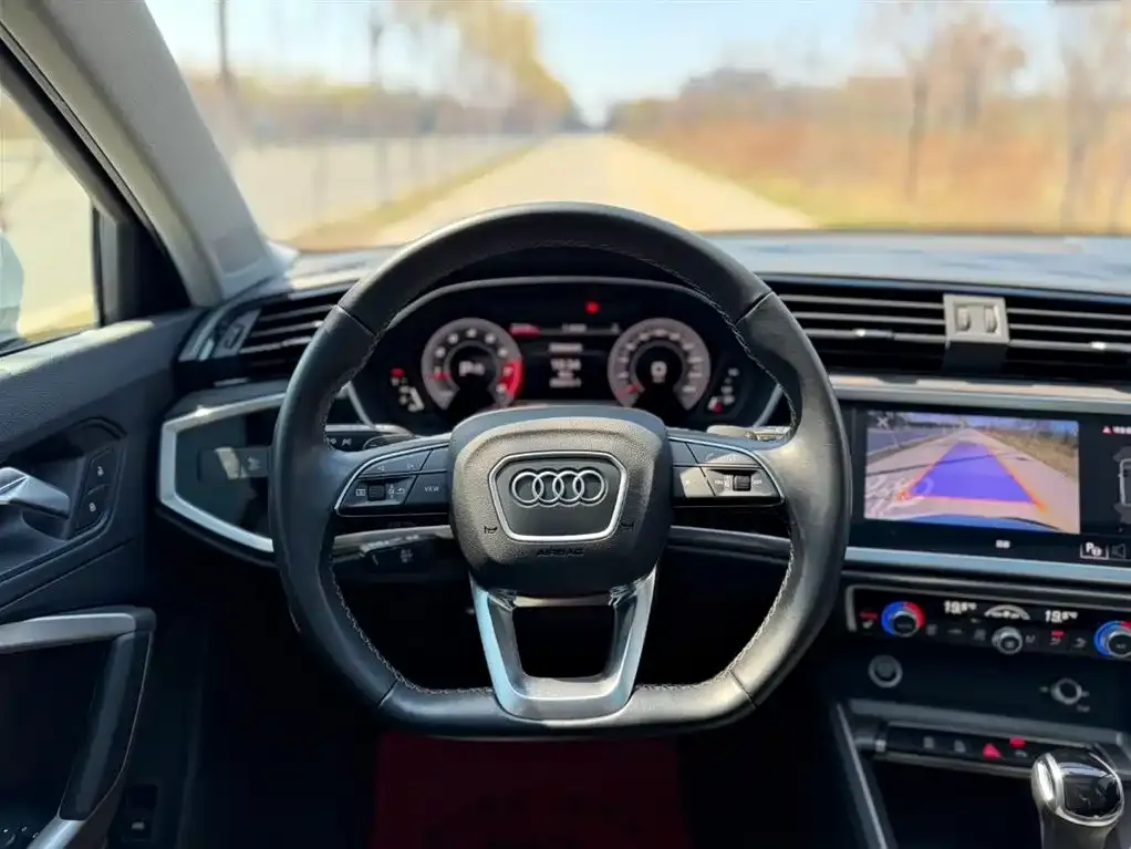 Audi Q3 2023 из CN, фото 2