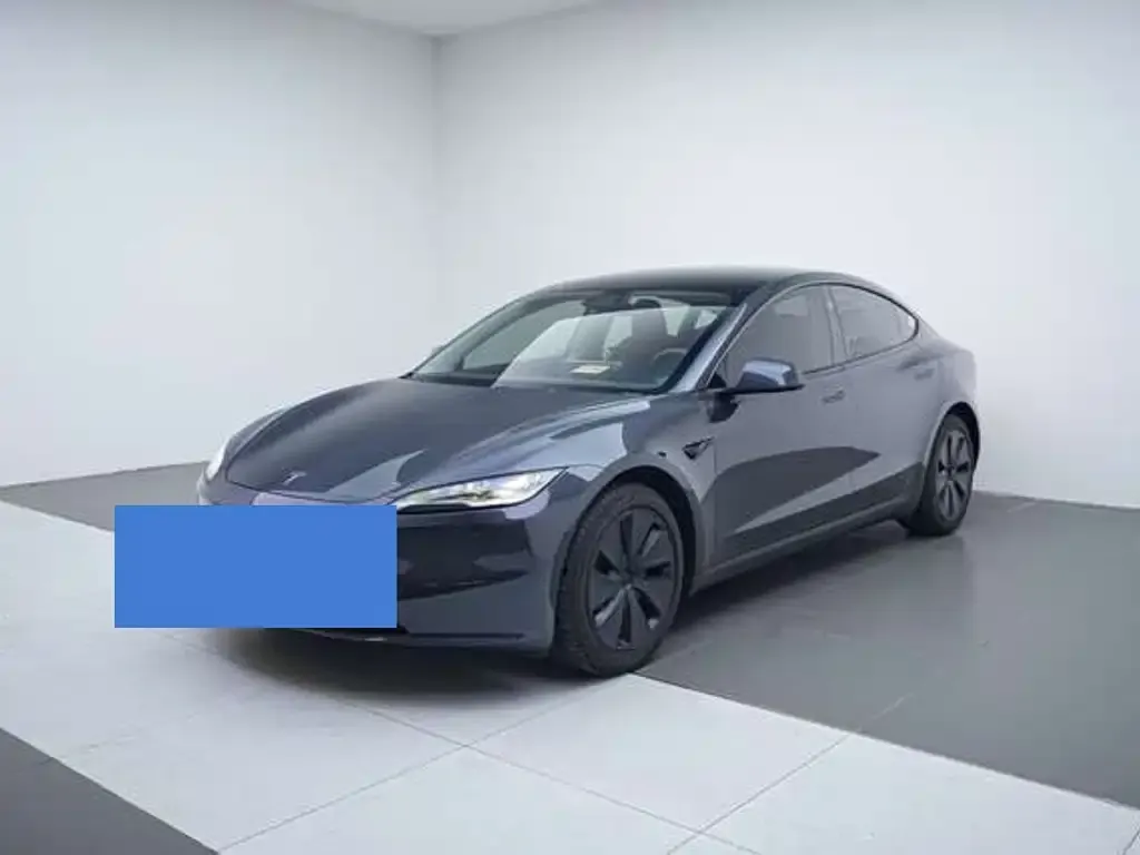 Tesla Model 3 — фото 1