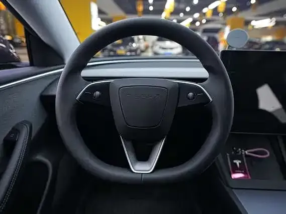 Tesla Model 3 — фото 3
