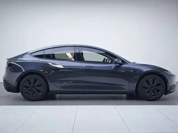 Tesla Model 3 — фото 2