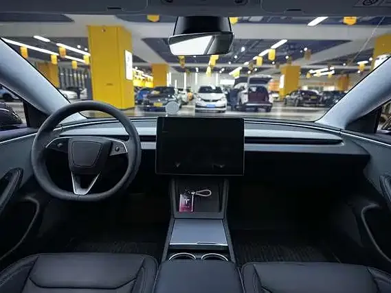 Tesla Model 3 — фото 4