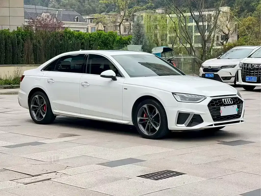 Audi A4L — фото 5