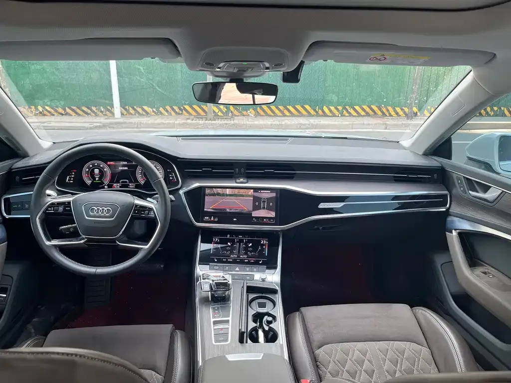 Audi A7L 2022 из CN, фото 6