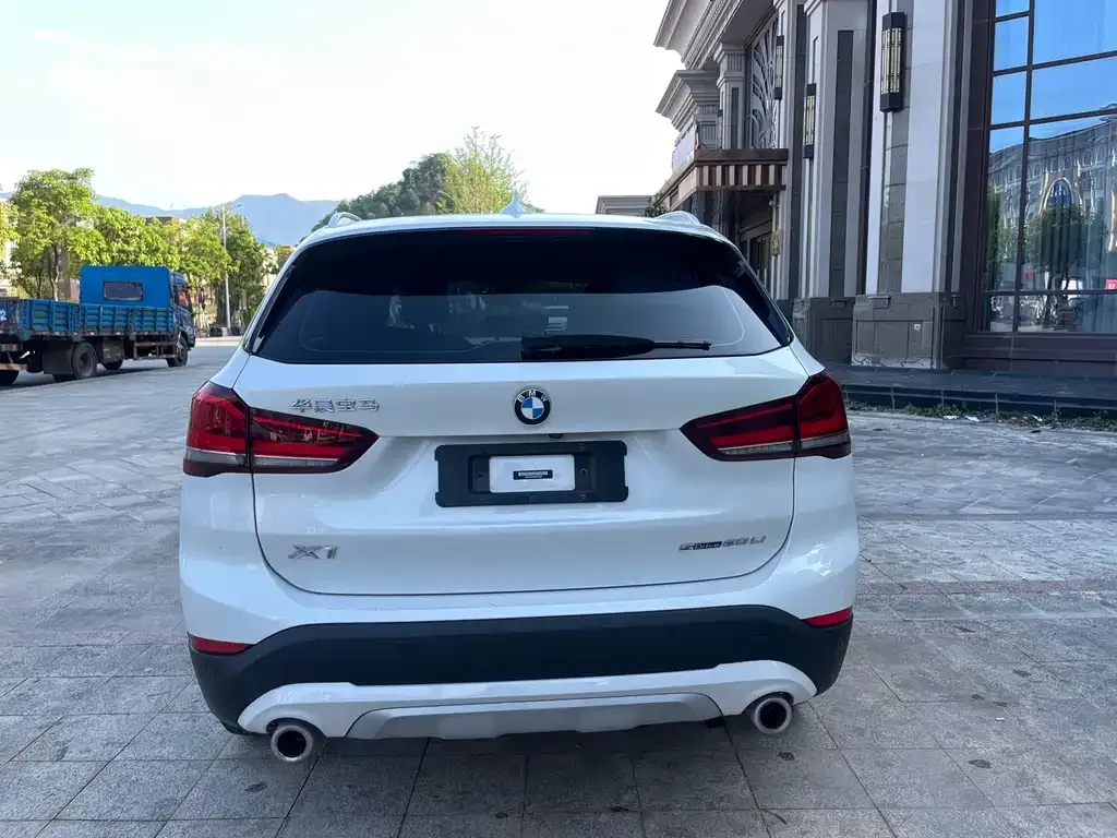 BMW X1 — фото 2