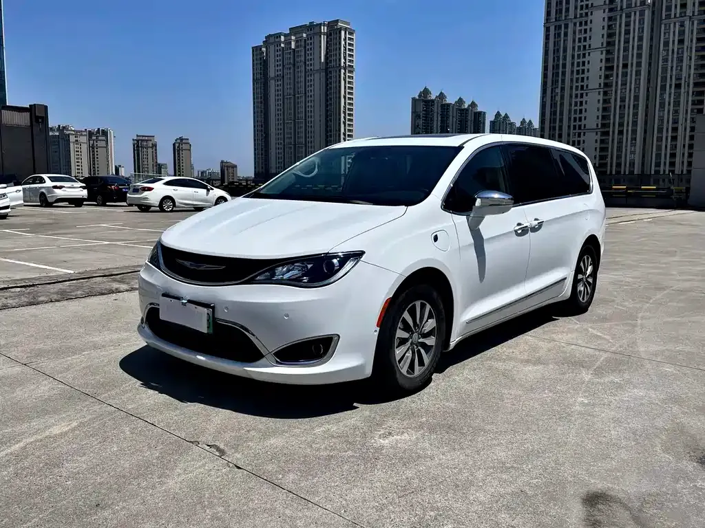 Chrysler Grand Voyager PHEV (Import)