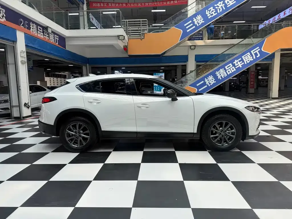 Mazda CX-4 — фото 8