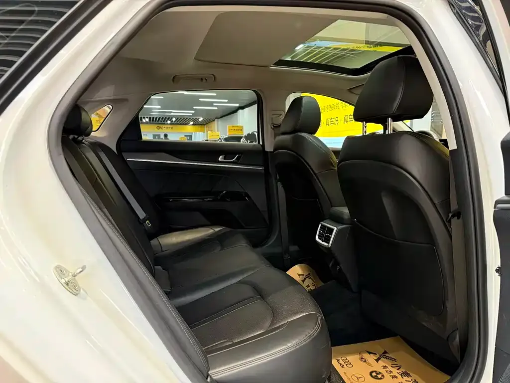 Kia K5 2023 из CN, фото 6