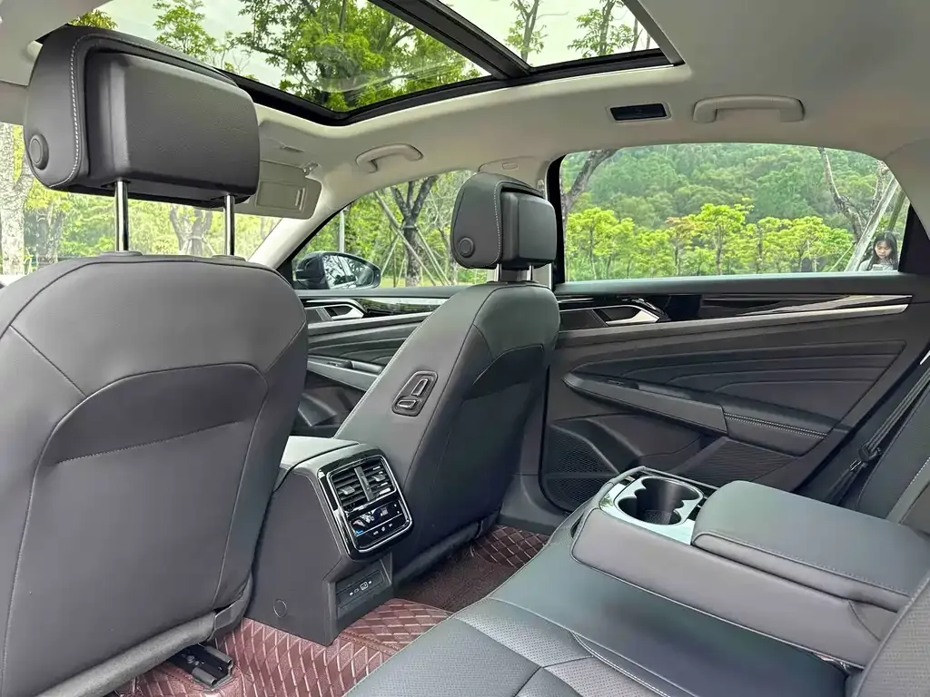 Volkswagen Passat — фото 7