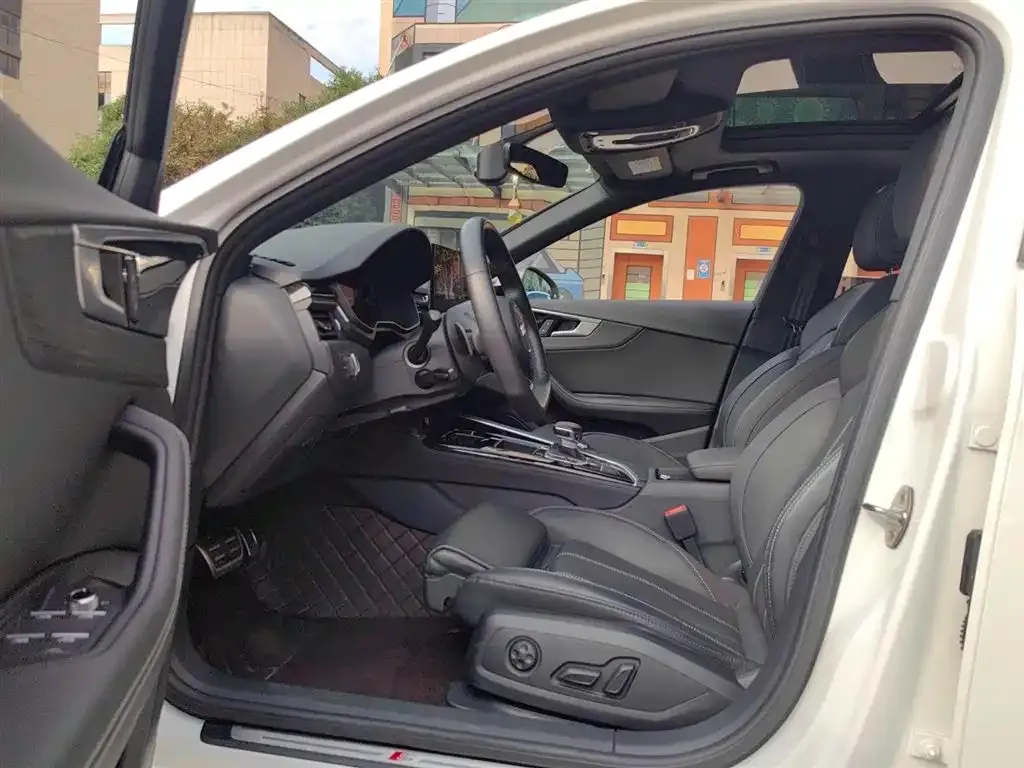 Audi A4L — фото 8