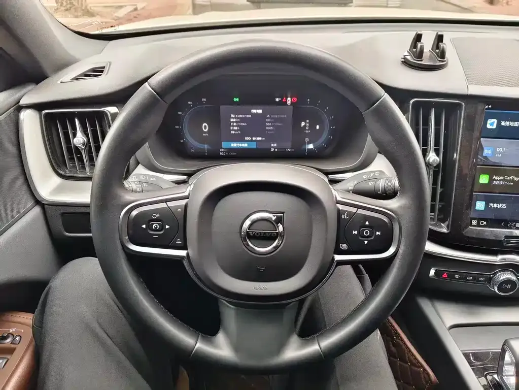 Volvo XC60 2023 из CN, фото 4