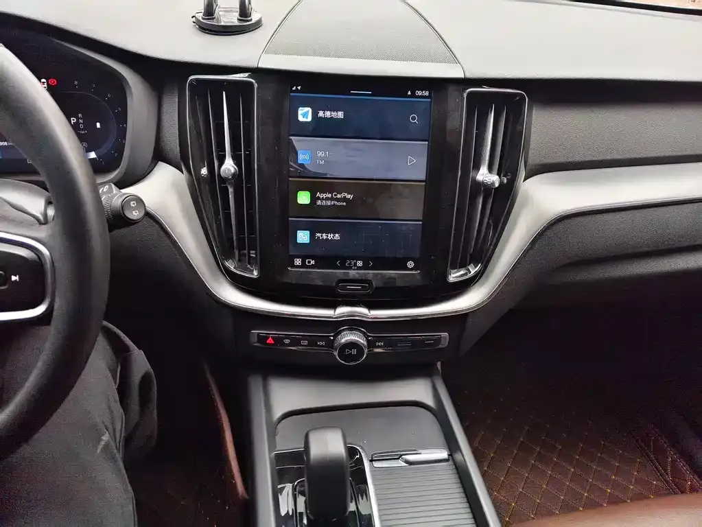 Volvo XC60 2023 из CN, фото 7