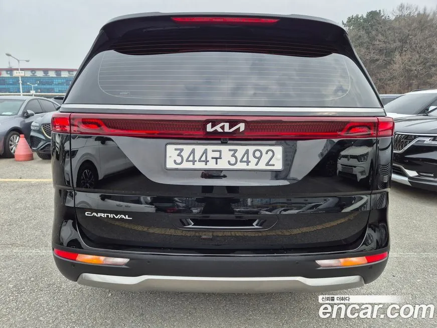 Kia Carnival — фото 3