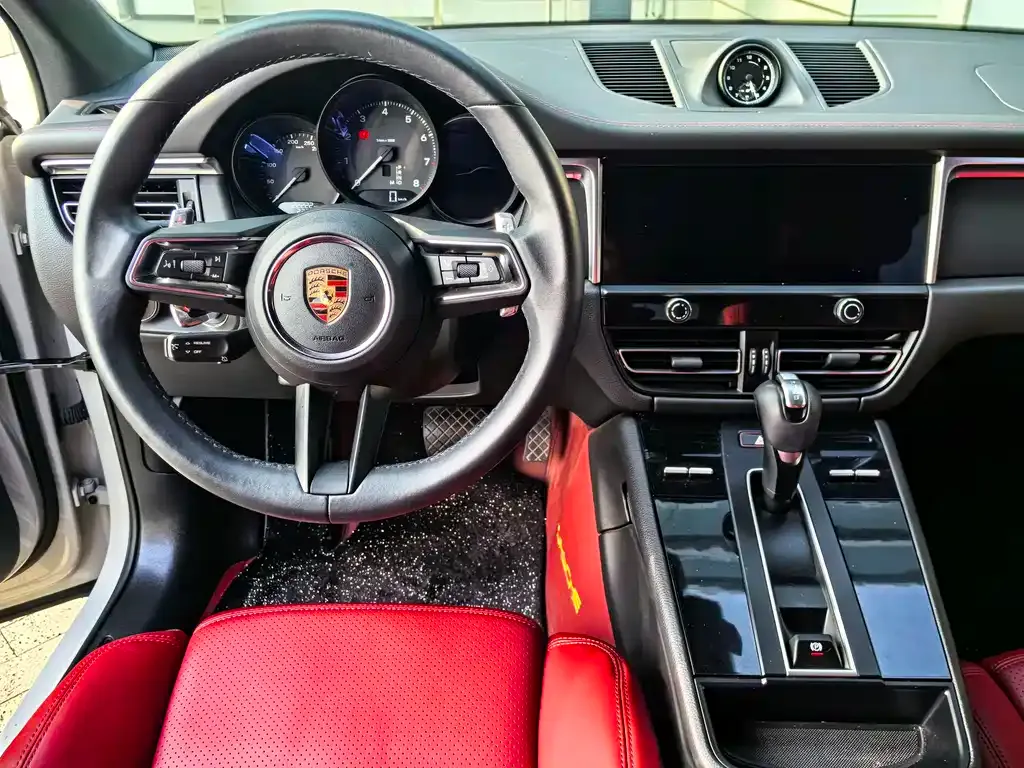 Porsche Macan — фото 10