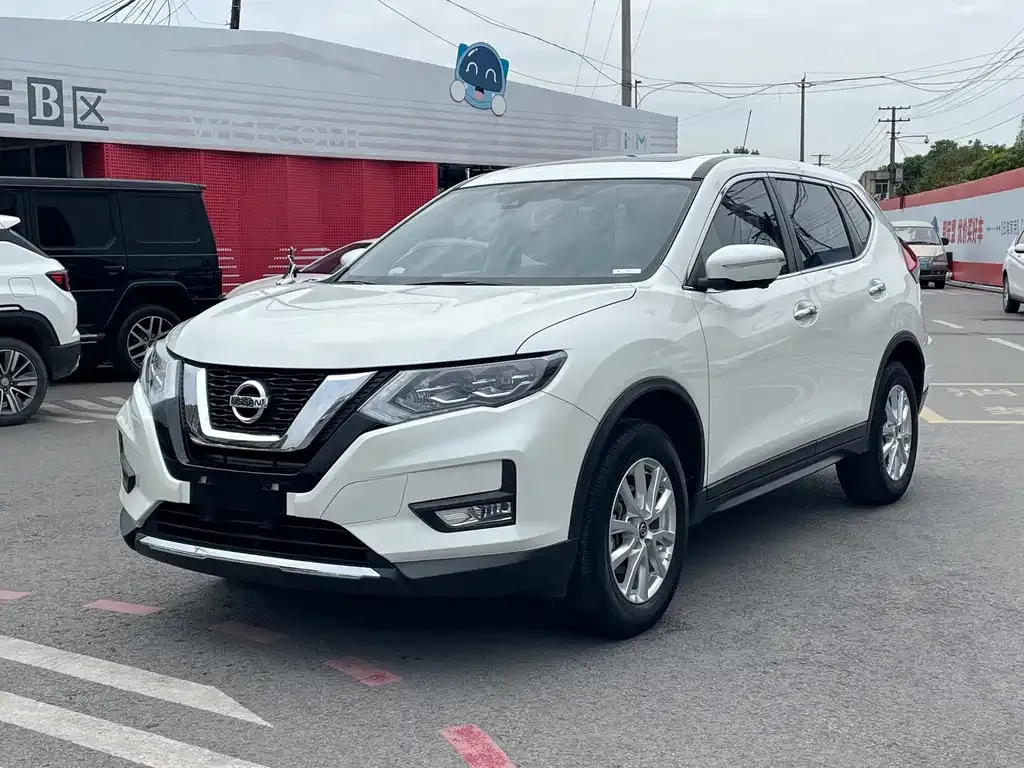 Nissan X-Trail — фото 1
