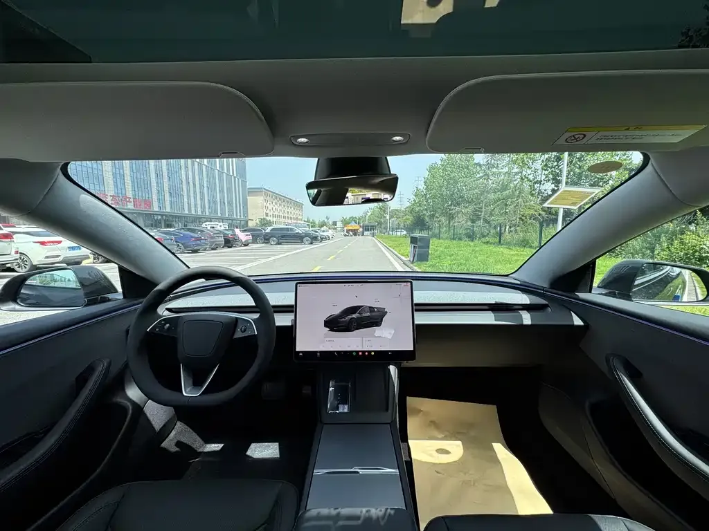 Tesla Model 3 — фото 2