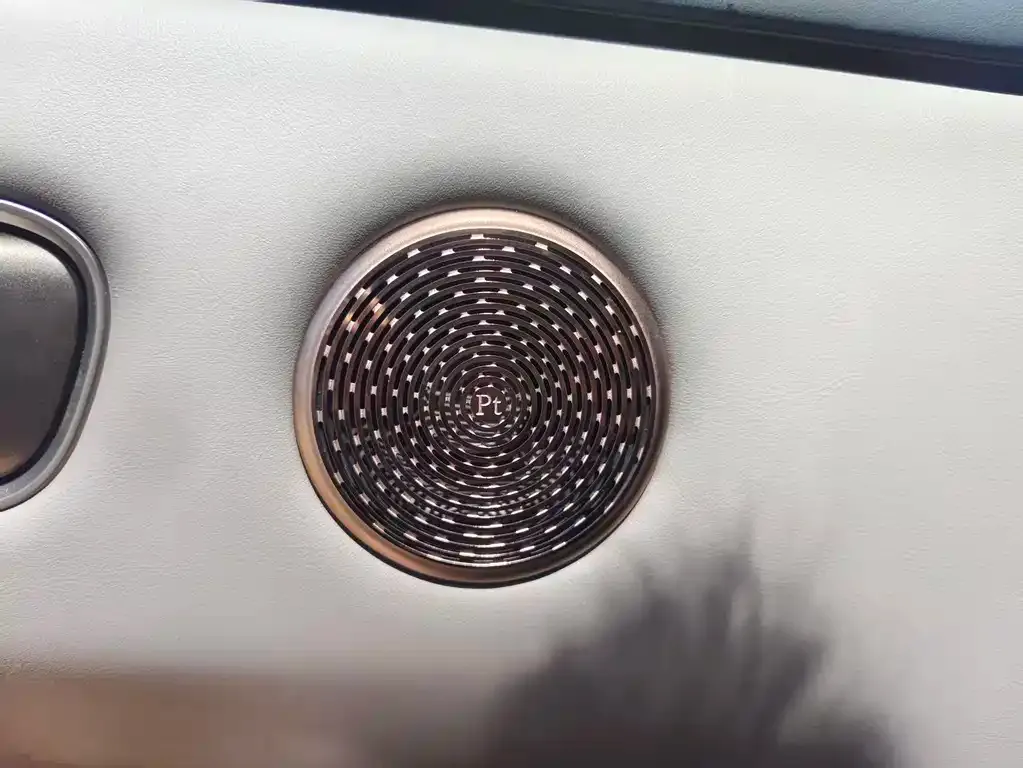 Li Auto i8 — фото 6
