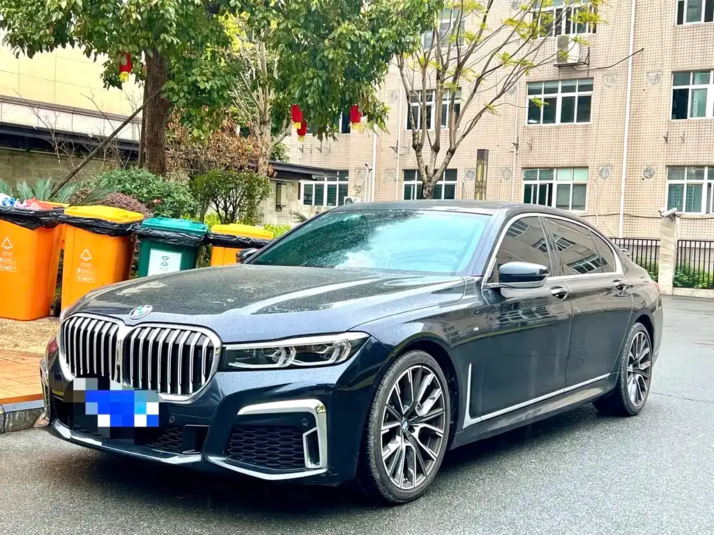 BMW 7 Series — фото 1