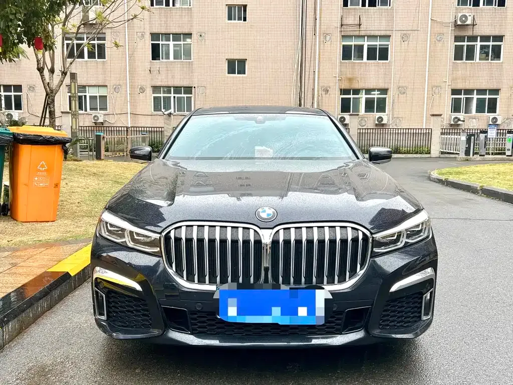 BMW 7 Series — фото 7