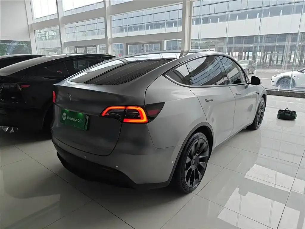 Tesla Model Y — фото 3