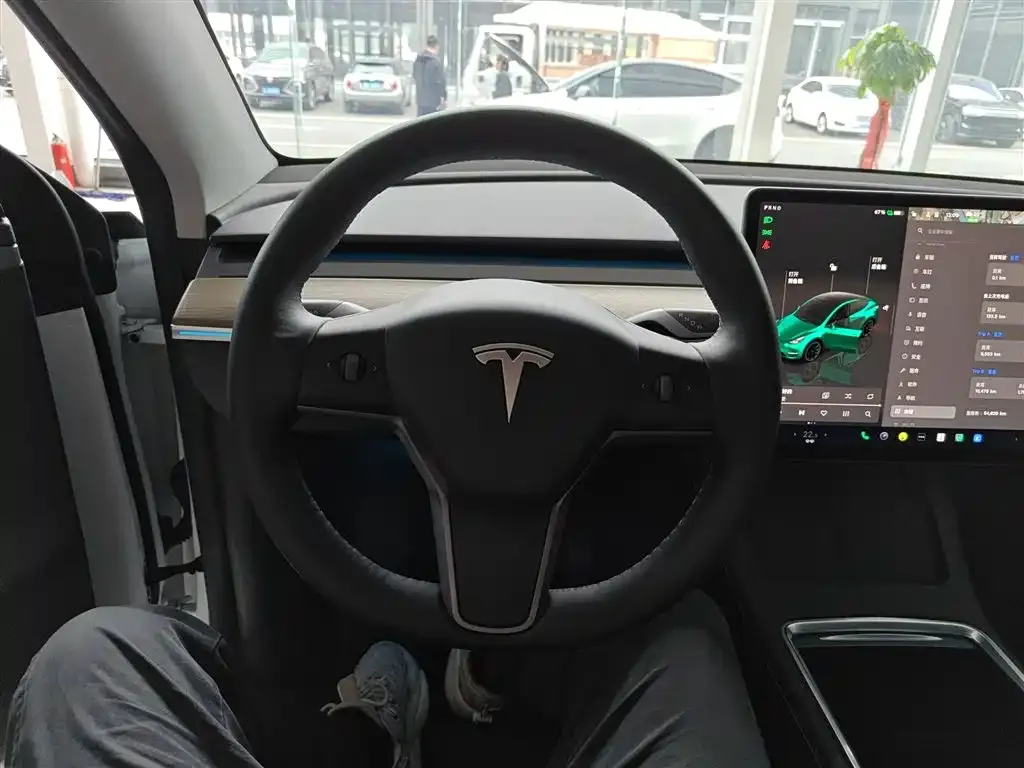 Tesla Model Y — фото 7